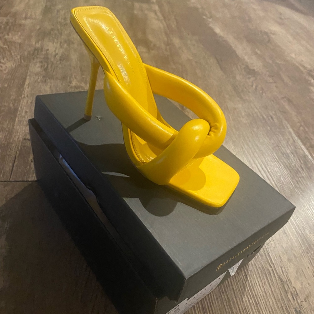 SUPER CUTE BRAND NEW  Yellow Women's Heeled Sandals